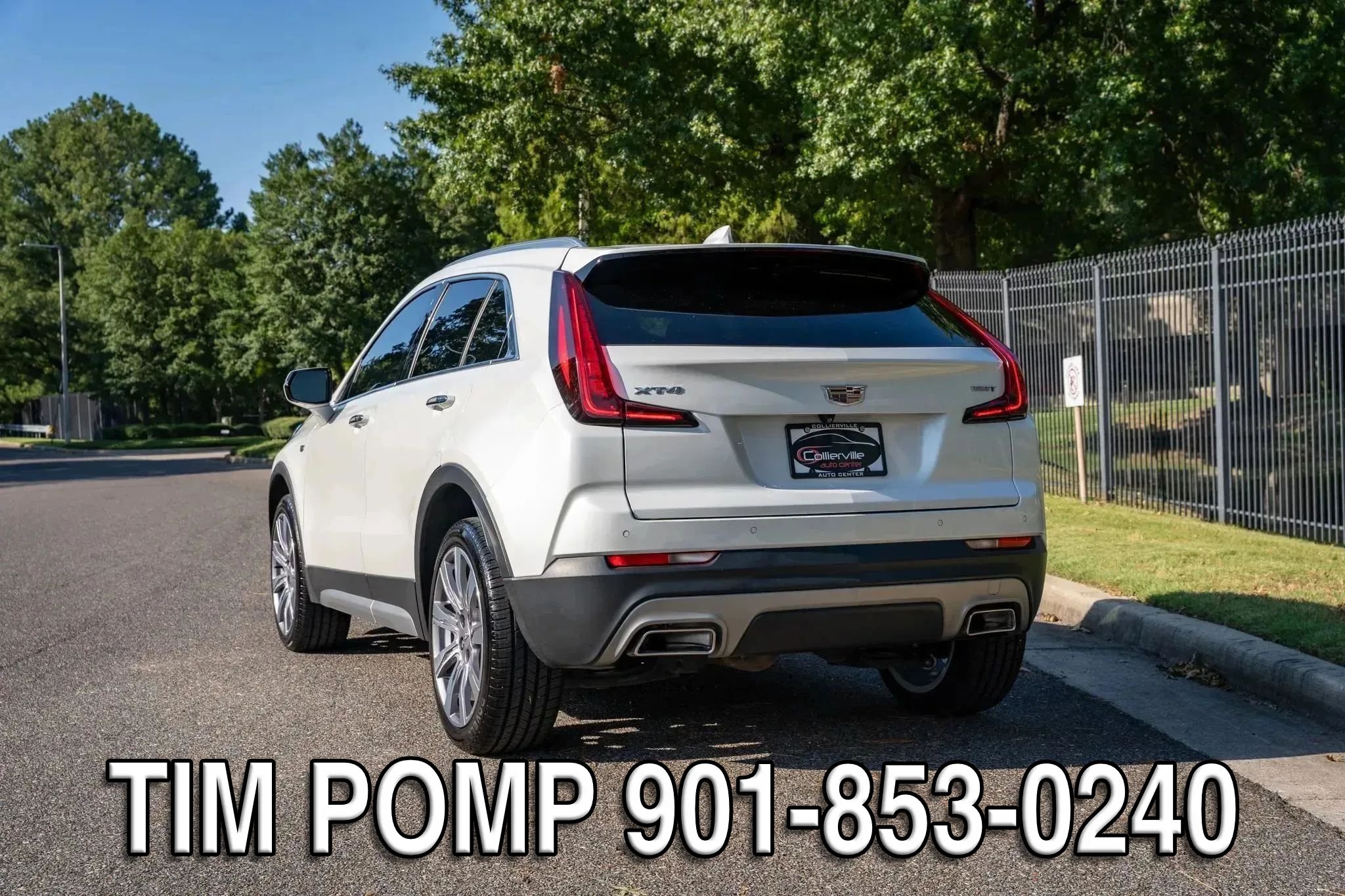 Used 2023 Cadillac XT4 Premium Luxury w/ Cold Weather Package FWD image 12