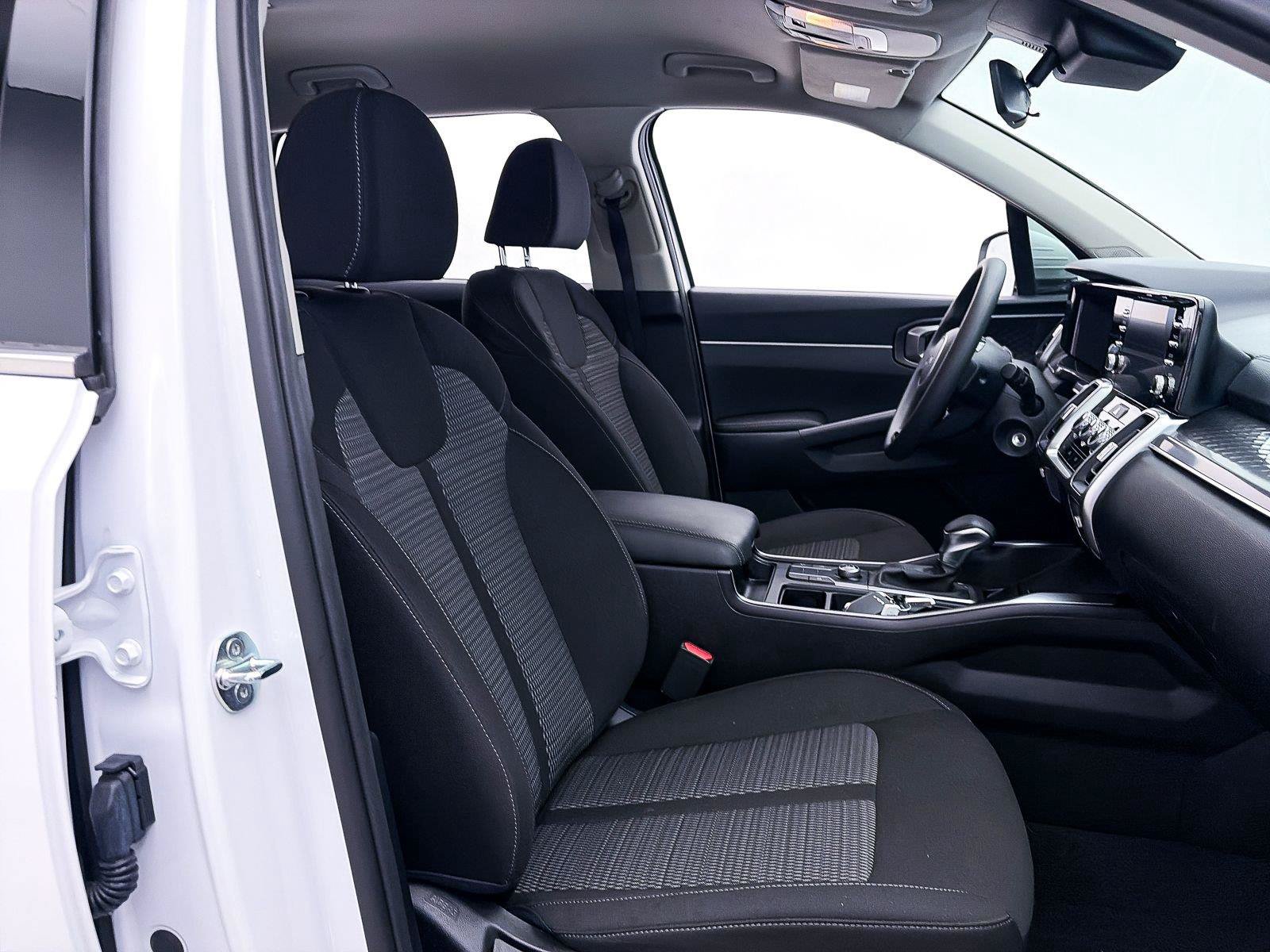 Used 2023 Kia Sorento LX FWD image 33