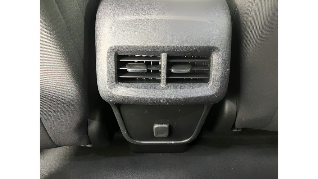 Used 2018 Chevrolet Equinox LT AWD/4WD image 25