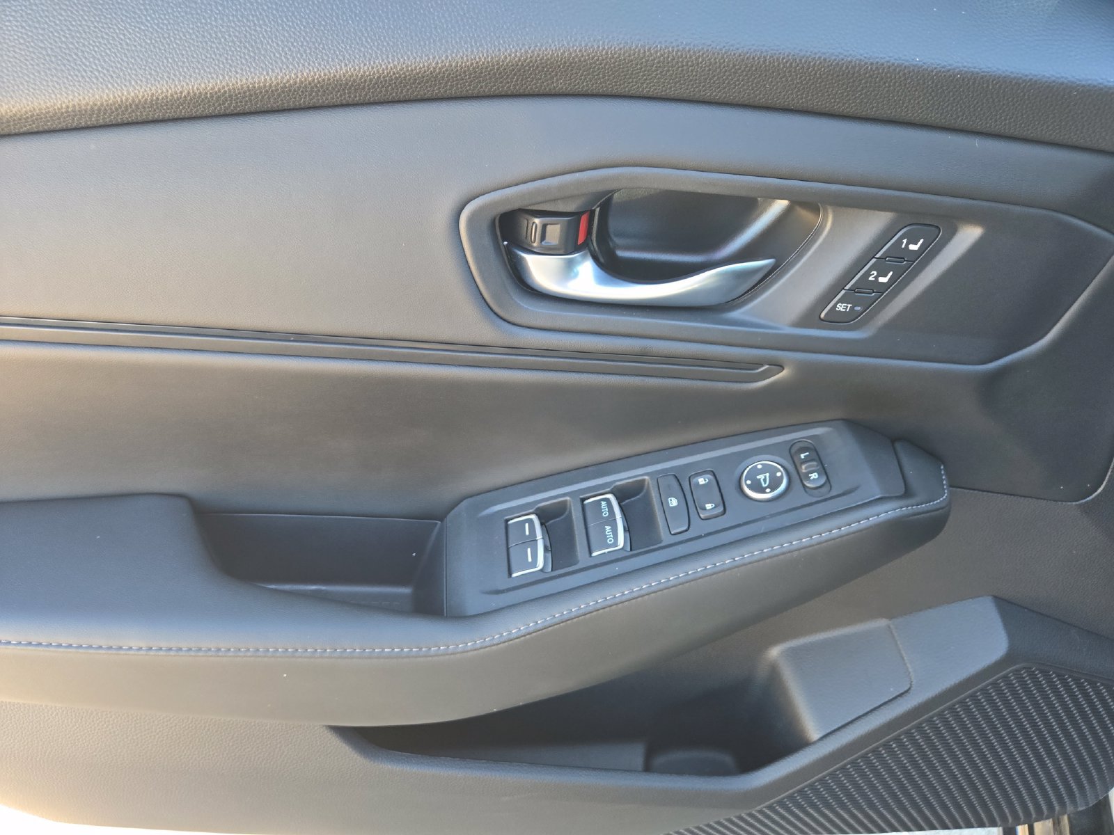 Used 2025 Honda Accord Sport-L image 29