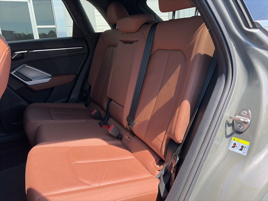 Used 2020 Audi Q3 2.0T Premium w/ Convenience Package image 11