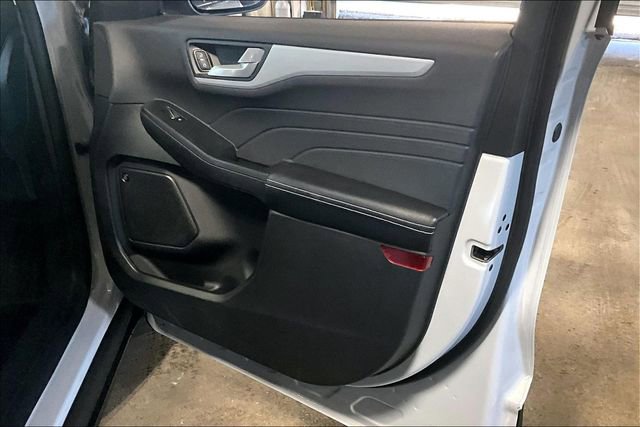 Used 2025 Ford Escape Platinum w/ Premium Technology Package FWD image 19