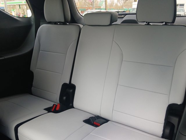 New 2026 Chevrolet Traverse High Country w/ LPO, Floor Liner Package AWD/4WD image 26