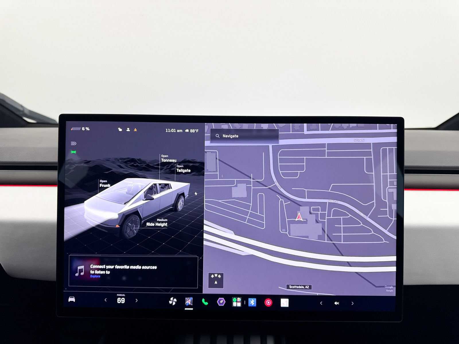 Used 2024 Tesla Cybertruck AWD Crew Cab image 23