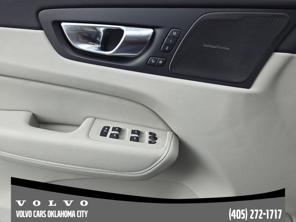 New 2026 Volvo XC60 T8 Ultra w/ Protection Package Premier image 22