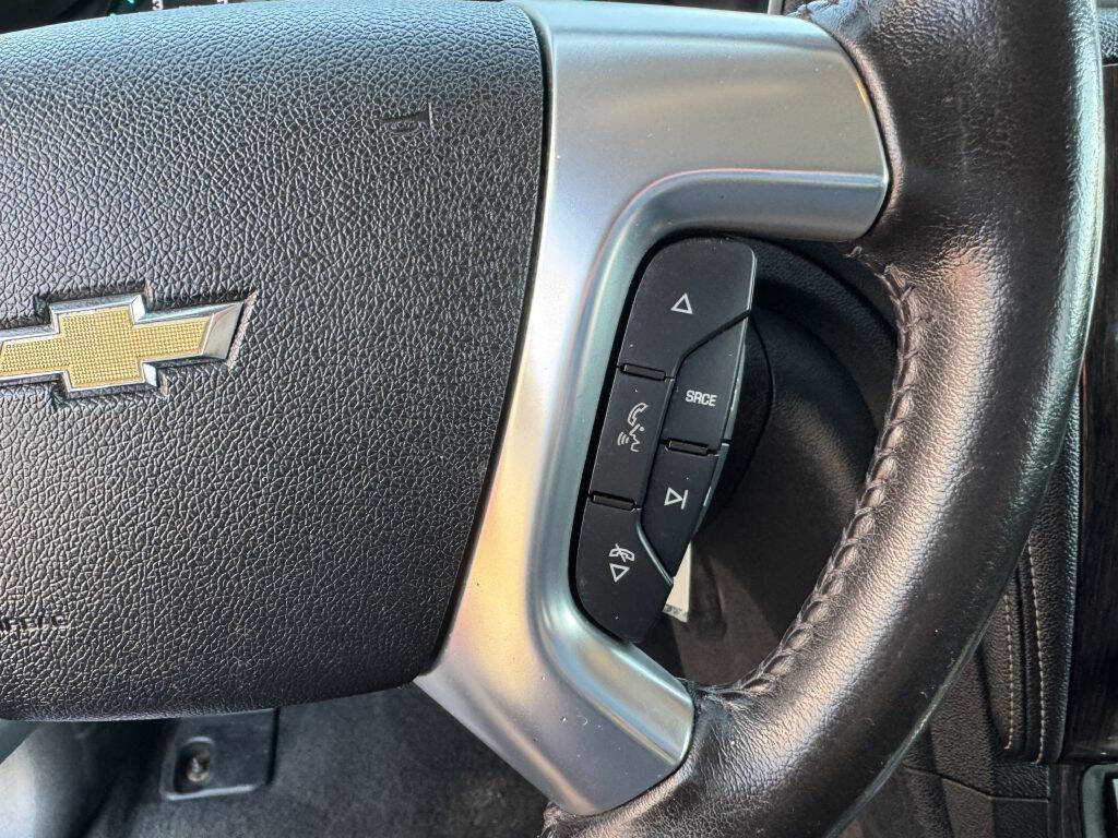 Used 2017 Chevrolet Traverse LT w/ Style and Technology Package image 18