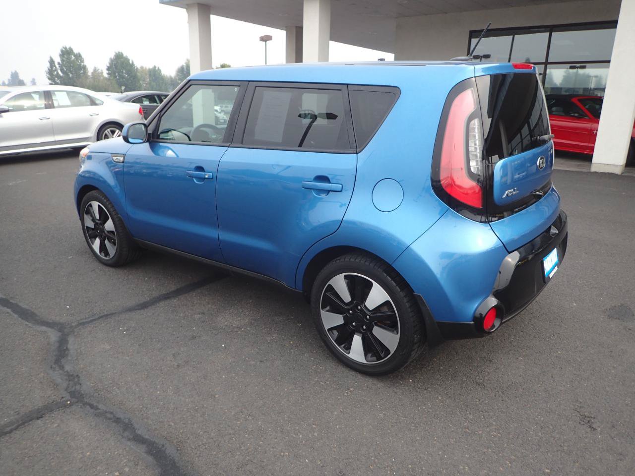 Used 2016 Kia Soul + FWD image 3