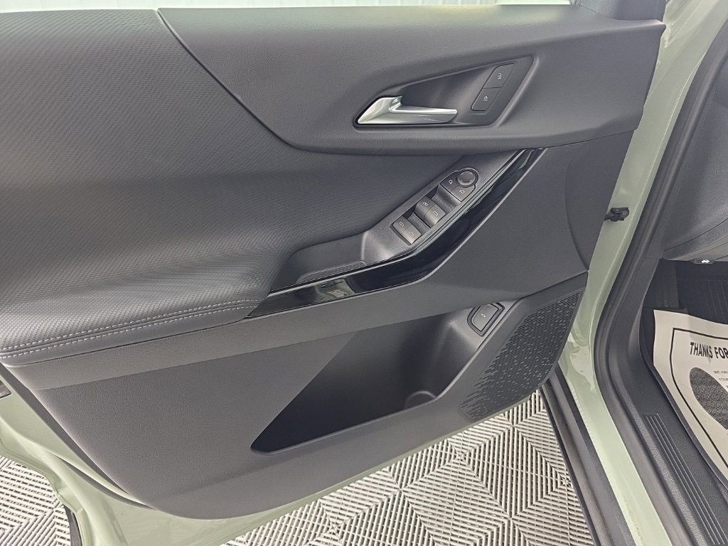 New 2026 Chevrolet Equinox LT w/ Convenience Package II image 12