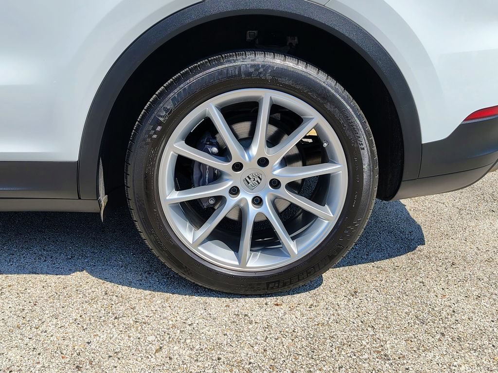 Used 2023 Porsche Cayenne Coupe AWD/4WD image 12
