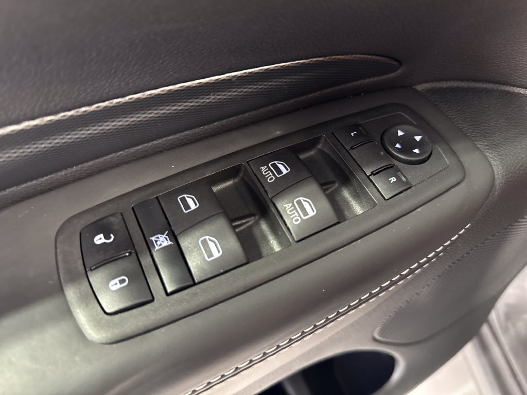 Used 2023 Dodge Durango SRT AWD/4WD image 32