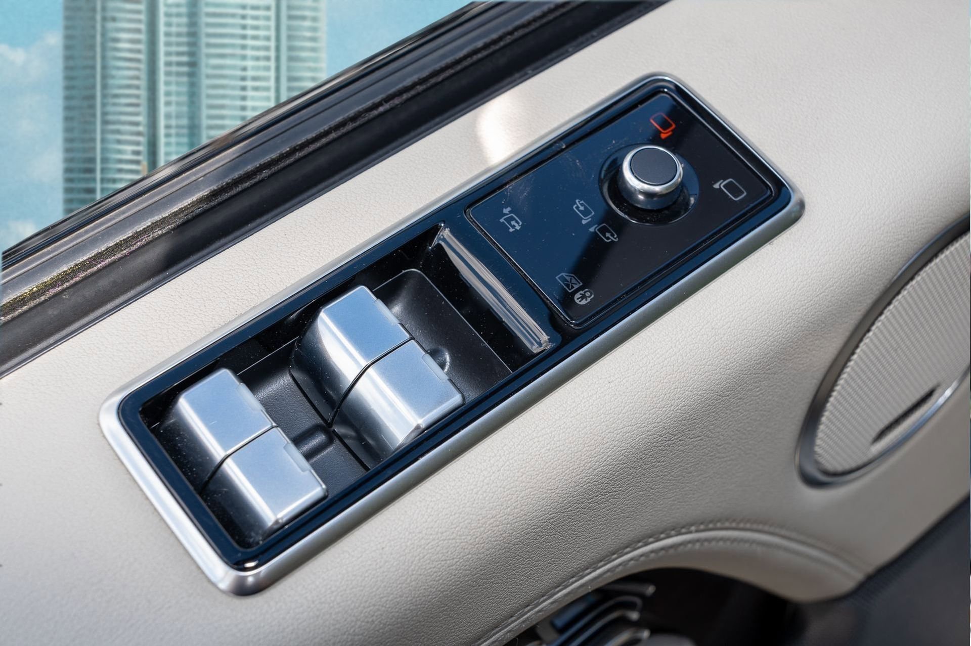 Used 2021 Land Rover Range Rover Westminster Edition image 29