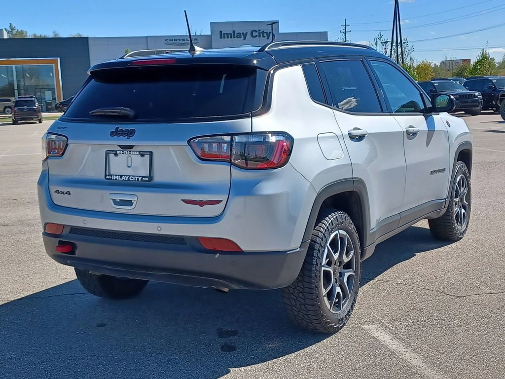 Used 2024 Jeep Compass Trailhawk AWD/4WD image 4