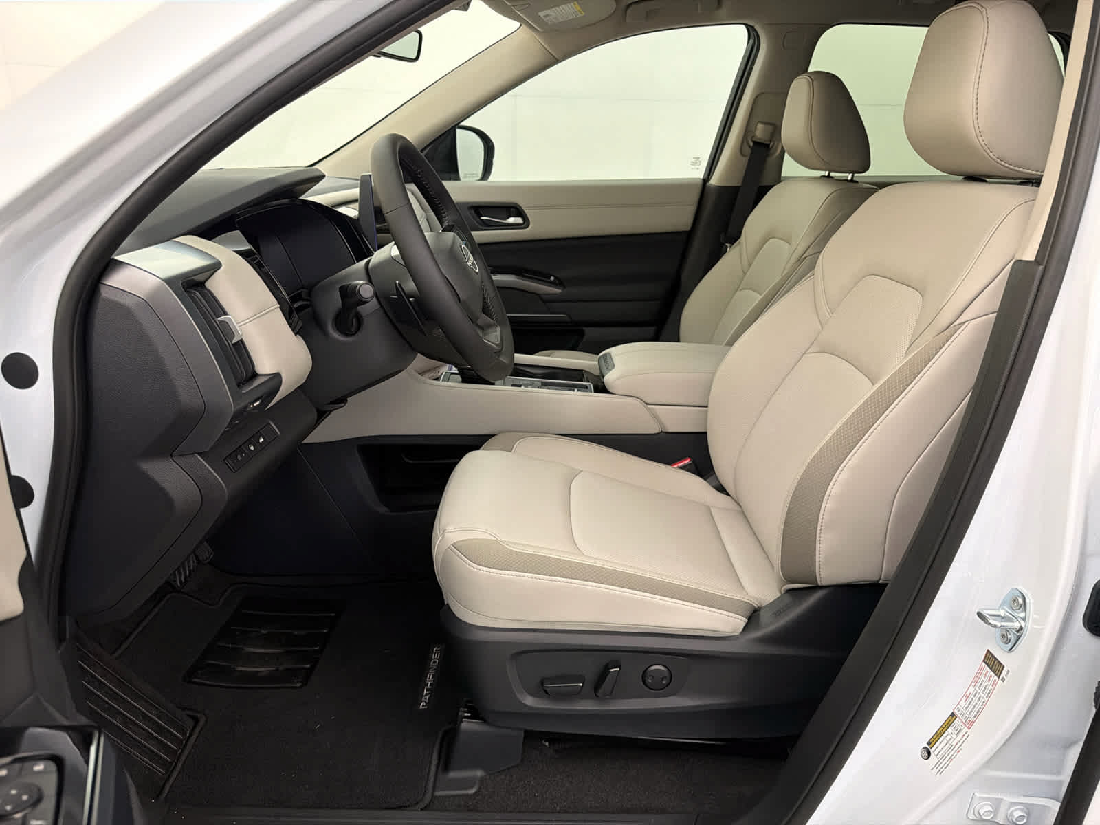New 2026 Nissan Pathfinder SL FWD image 12