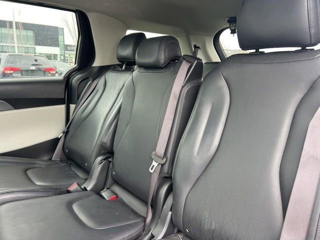 Used 2024 Kia Carnival LX FWD image 31