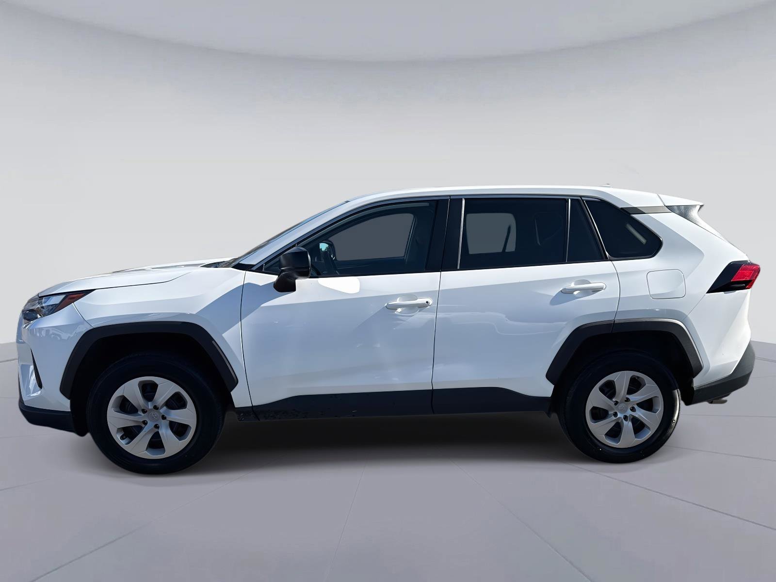 Used 2024 Toyota RAV4 LE image 7