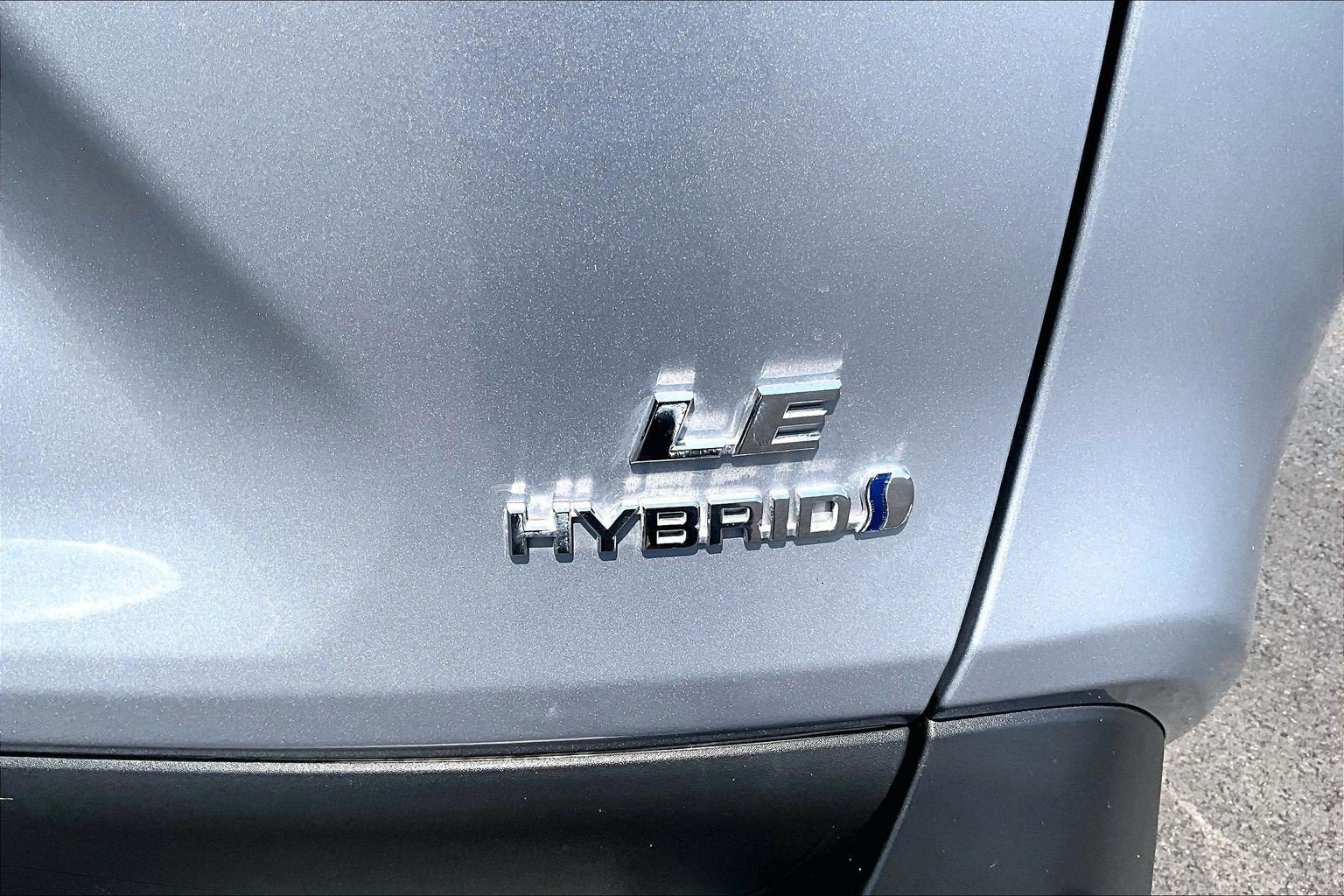 Used 2023 Toyota RAV4 LE AWD/4WD image 8