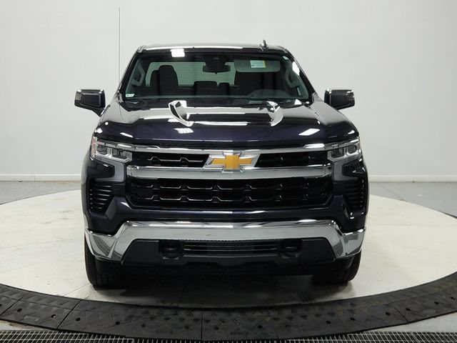 Used 2024 Chevrolet Silverado 1500 LT AWD/4WD image 3