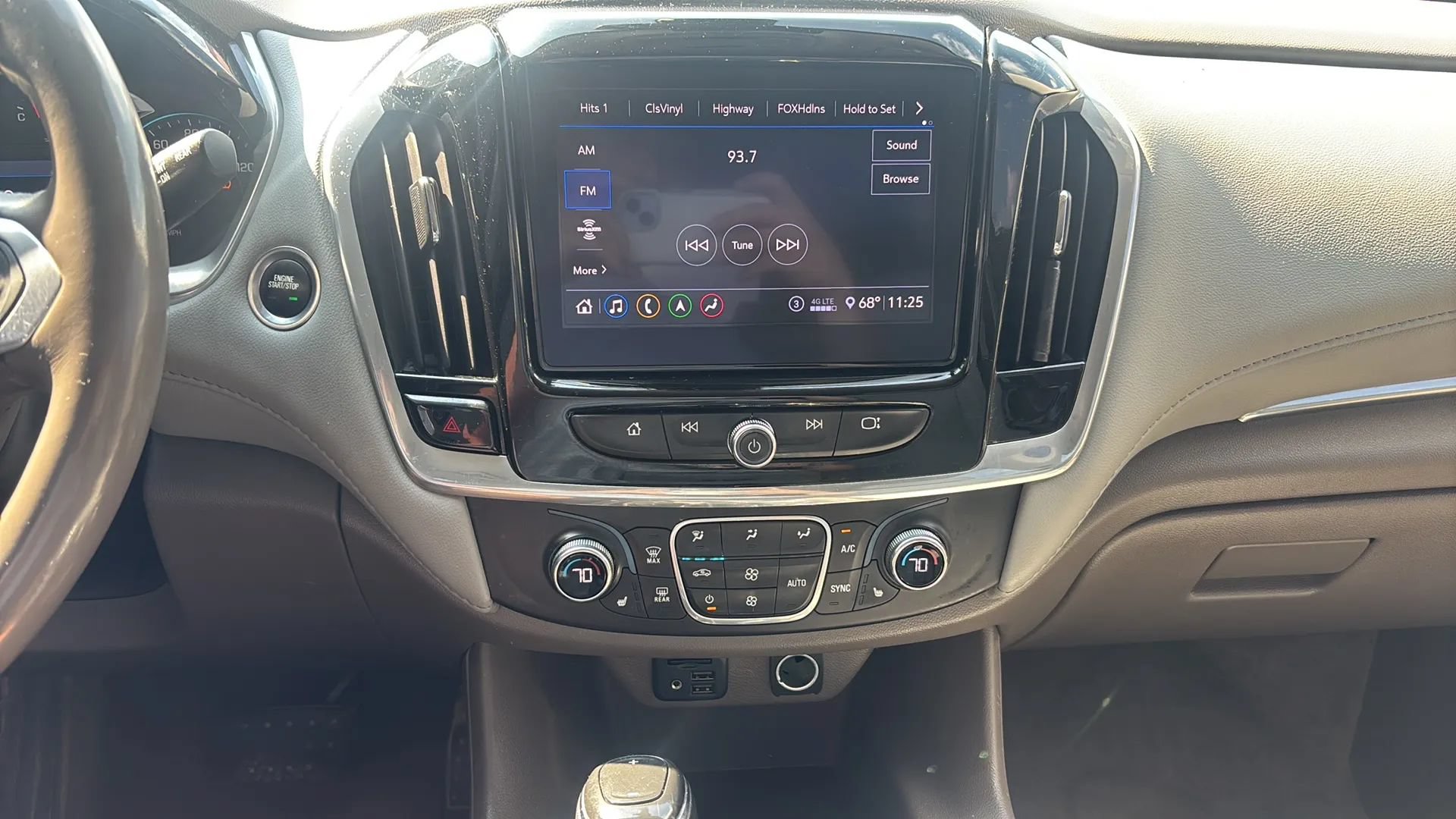 Used 2020 Chevrolet Traverse LT w/ LT Premium Package AWD/4WD image 30