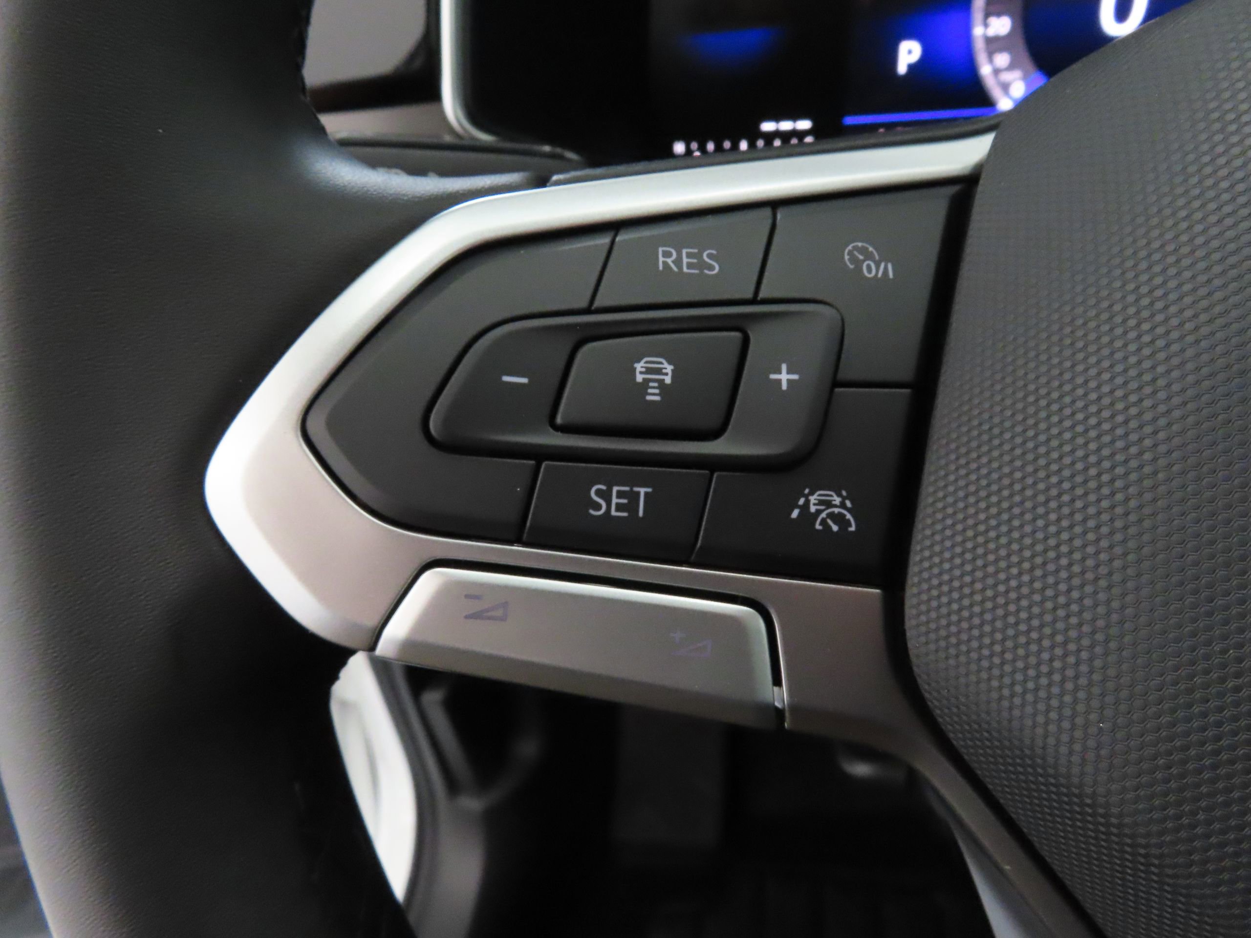 New 2026 Volkswagen Taos SE FWD image 12