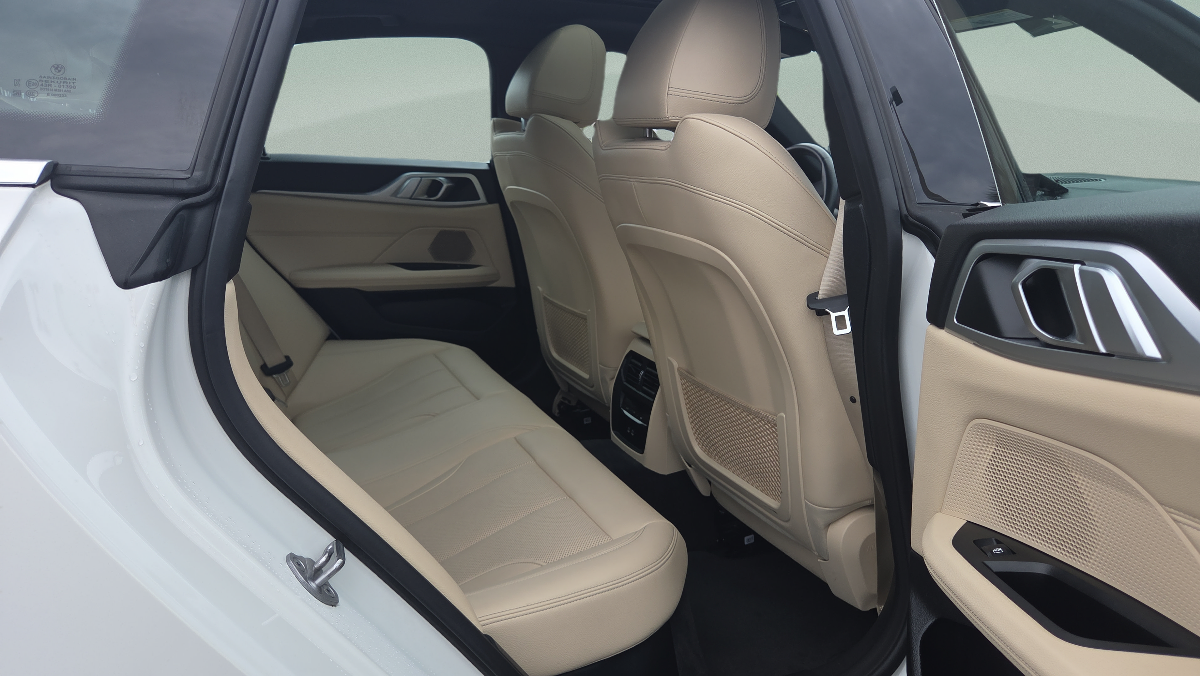 Certified 2022 BMW i4 eDrive40 RWD image 15