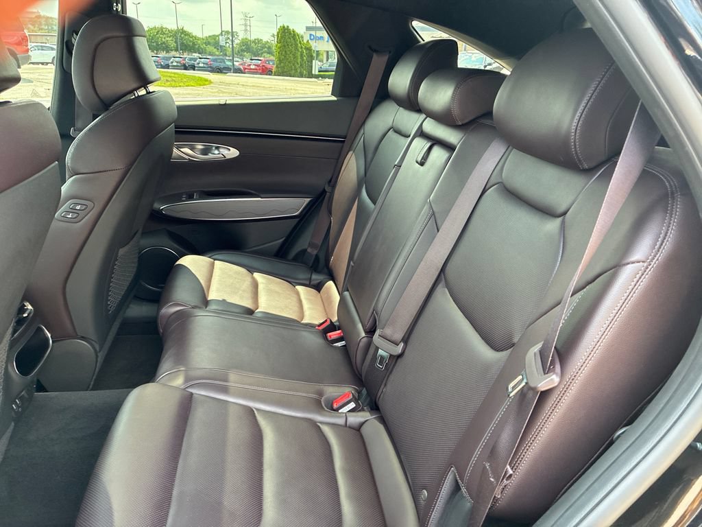 Used 2022 Genesis GV70 2.5T w/ Advanced Package AWD/4WD image 19