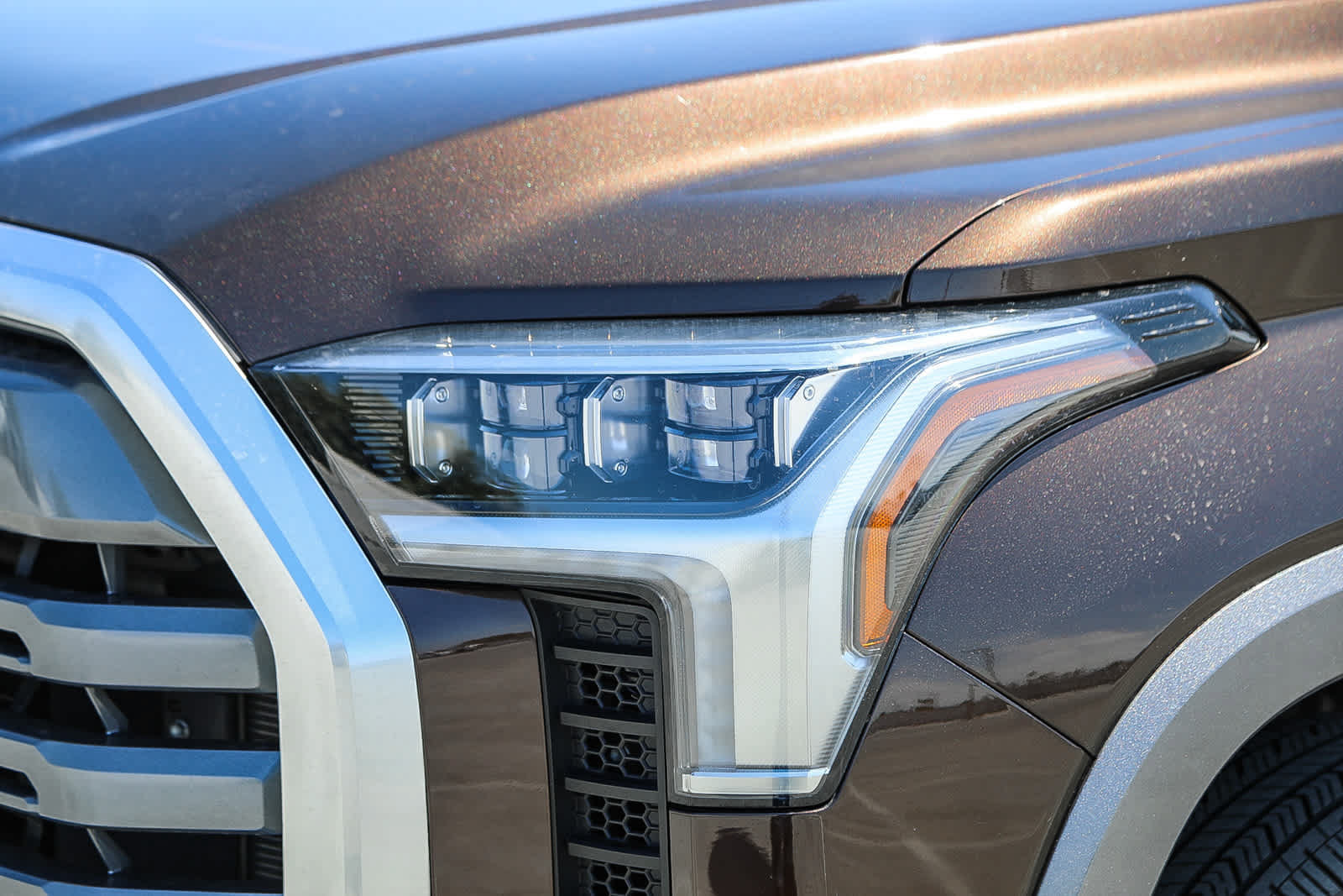 Used 2024 Toyota Tundra Limited AWD/4WD image 8