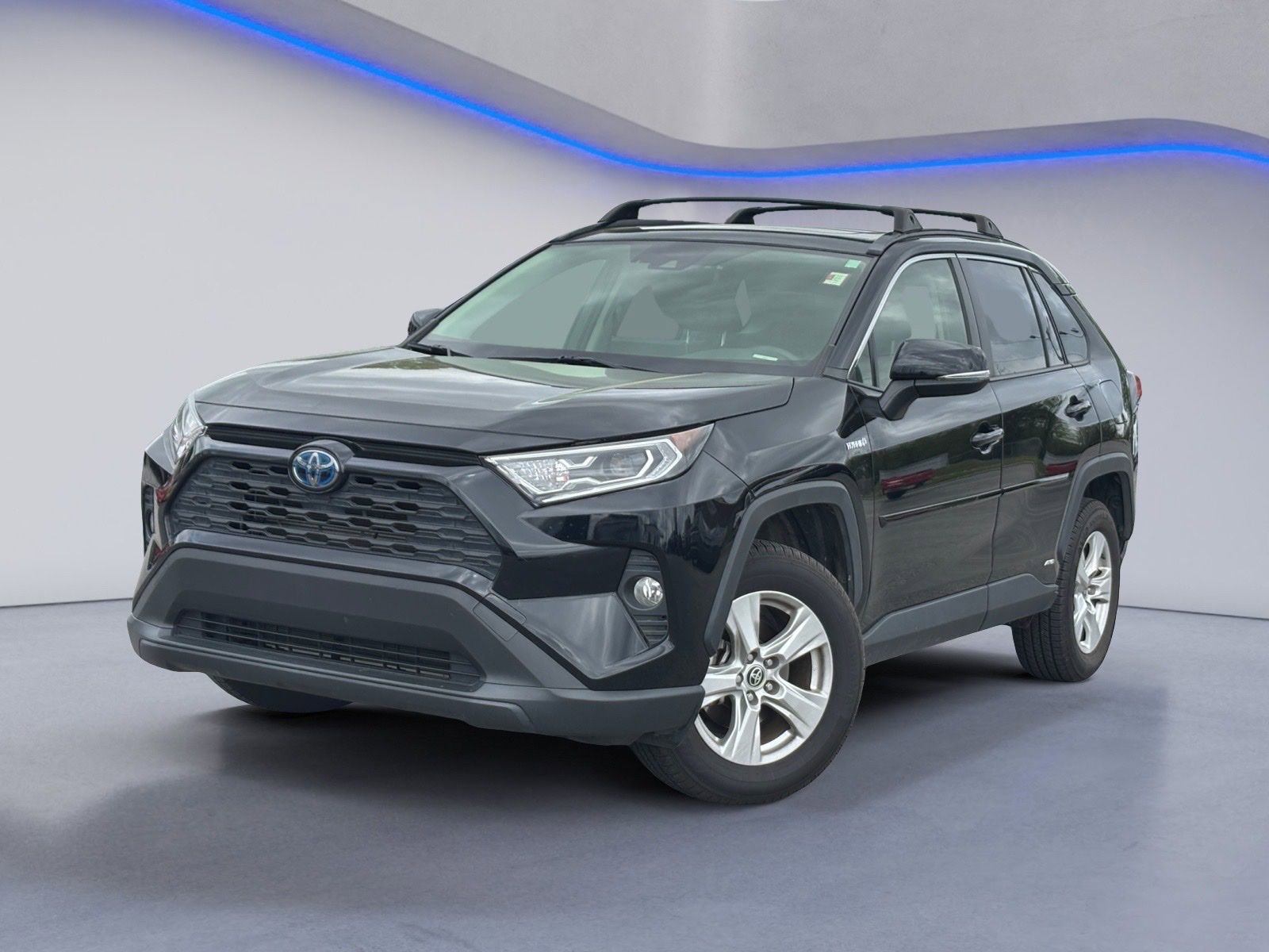 Used 2020 Toyota RAV4 XLE w/ Convenience Package image 2