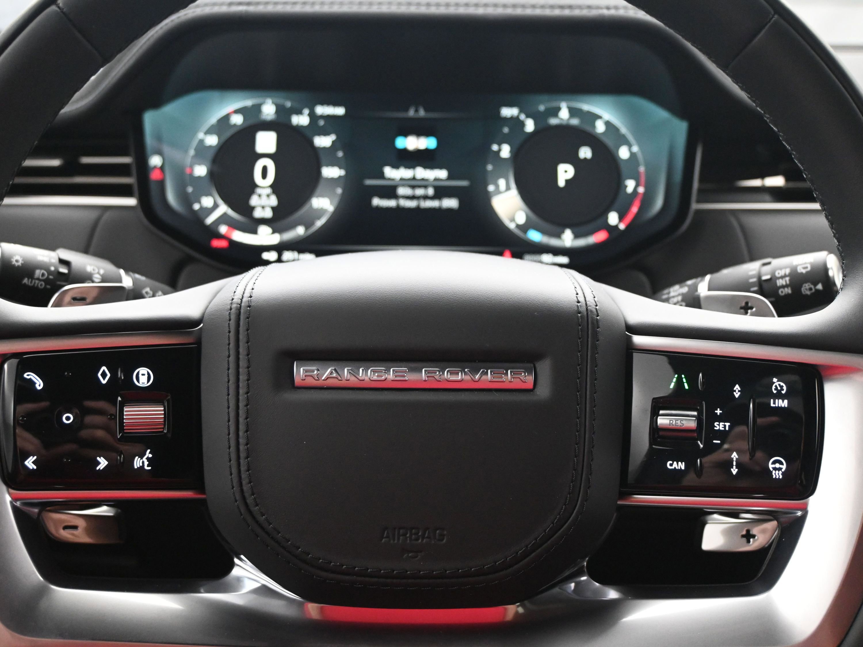 New 2025 Land Rover Range Rover Long Wheelbase SE image 17