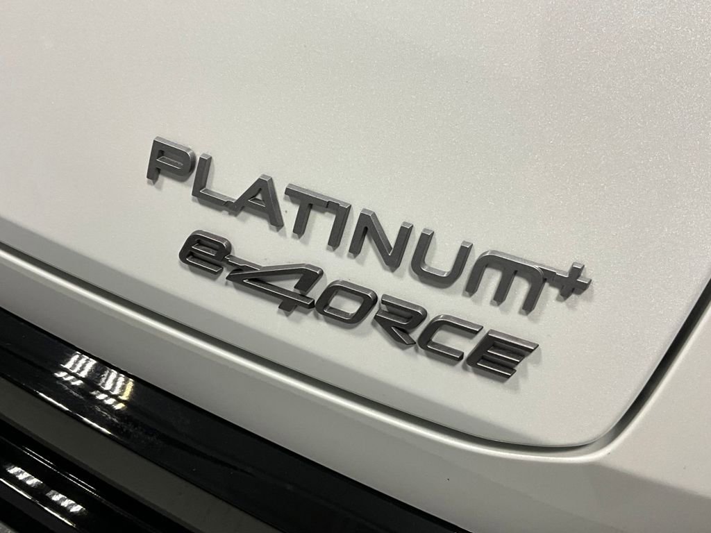 Used 2025 Nissan Ariya Platinum image 8