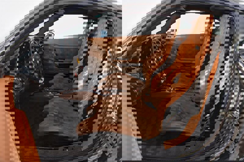 Used 2013 Ferrari 458 Italia Coupe RWD image 17