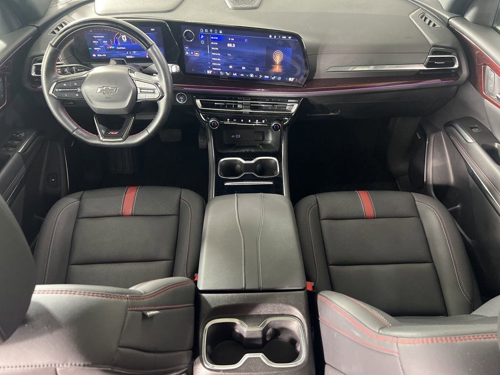 Used 2024 Chevrolet Traverse RS image 2