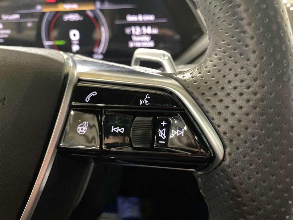 Used 2022 Audi e-tron GT Prestige image 10