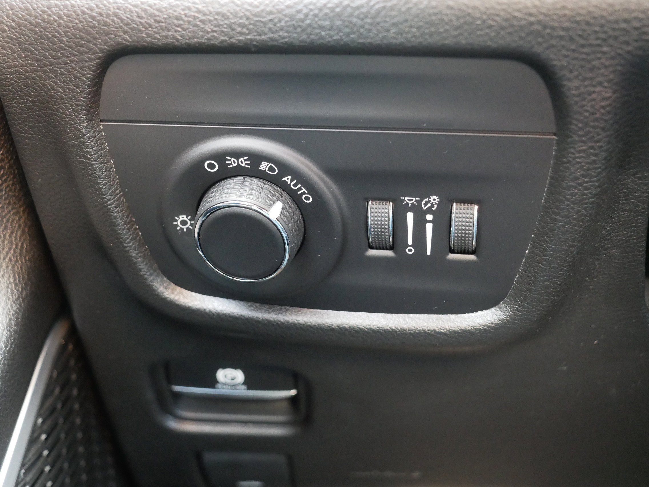 Used 2022 Jeep Grand Cherokee Altitude AWD/4WD image 26