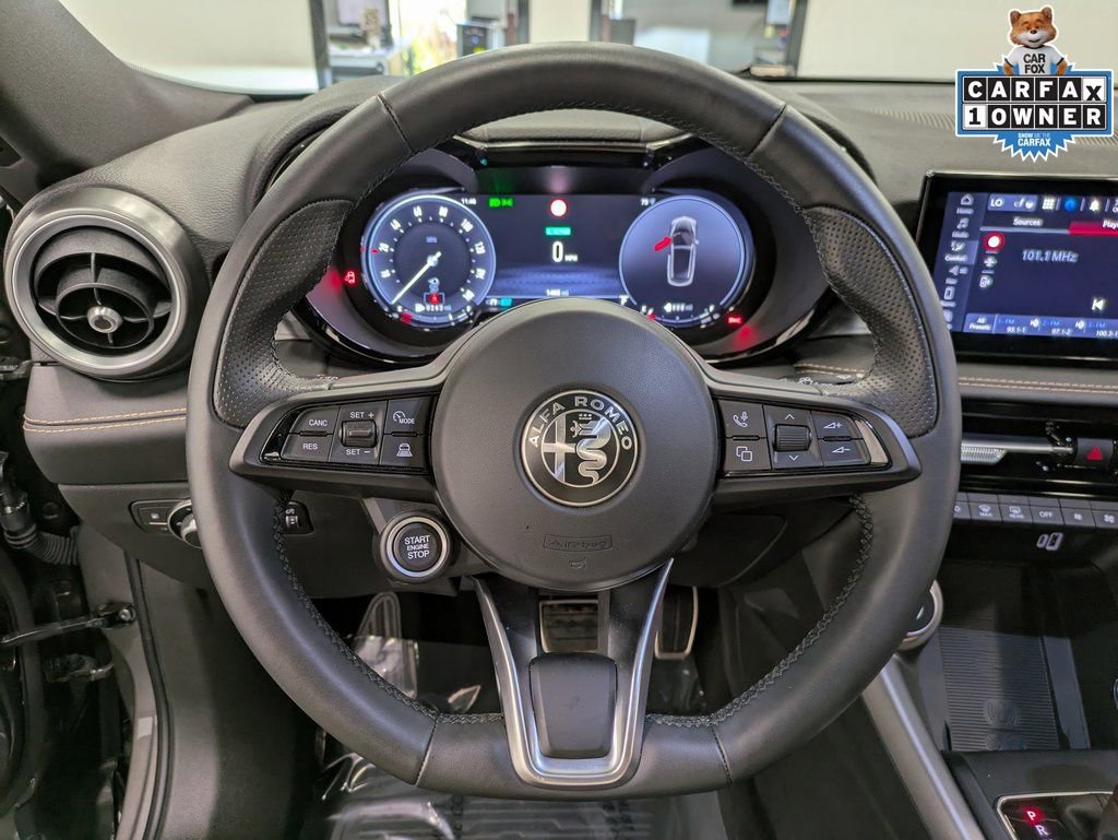 Used 2025 Alfa Romeo Tonale w/ Premium Package image 22