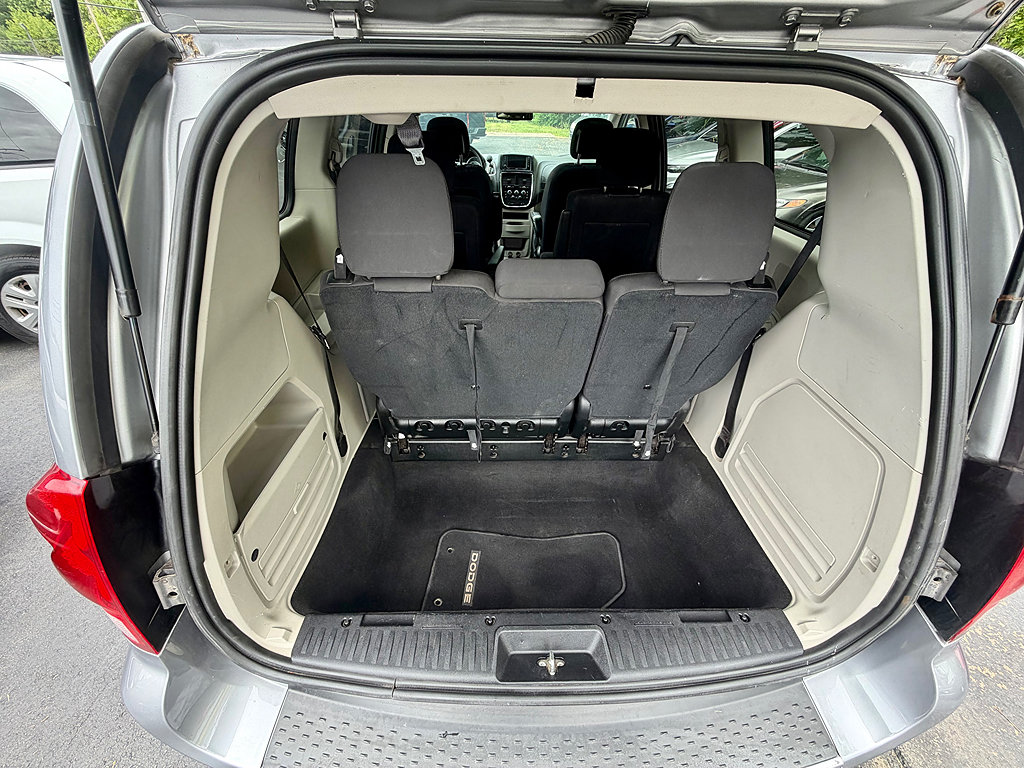 Used 2019 Dodge Grand Caravan SE w/ UConnect Hands-Free Group FWD image 14