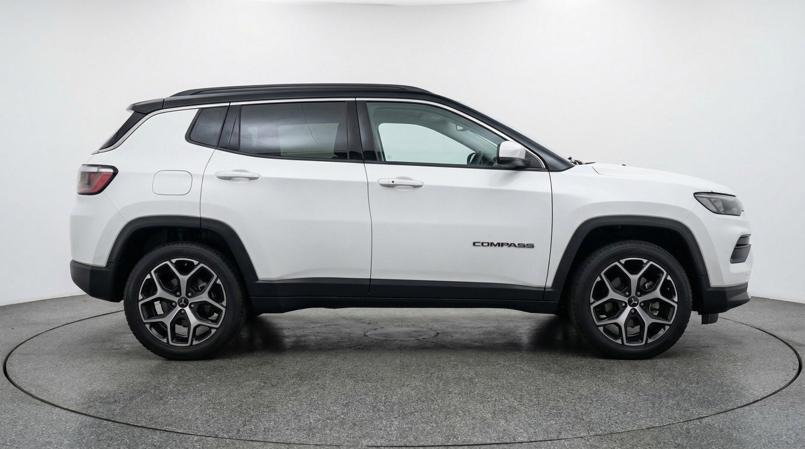 Used 2025 Jeep Compass Limited image 9