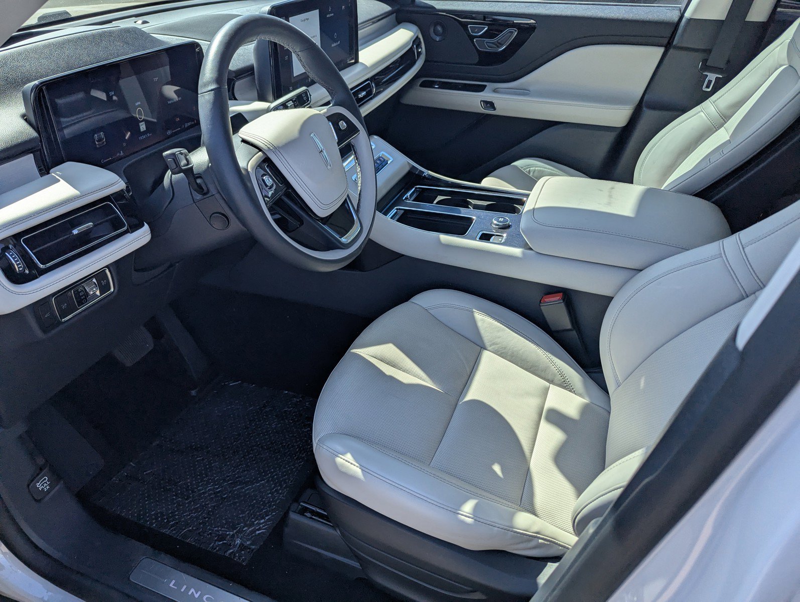 Certified 2025 Lincoln Aviator Reserve w/ Illumination Package RWD image 10