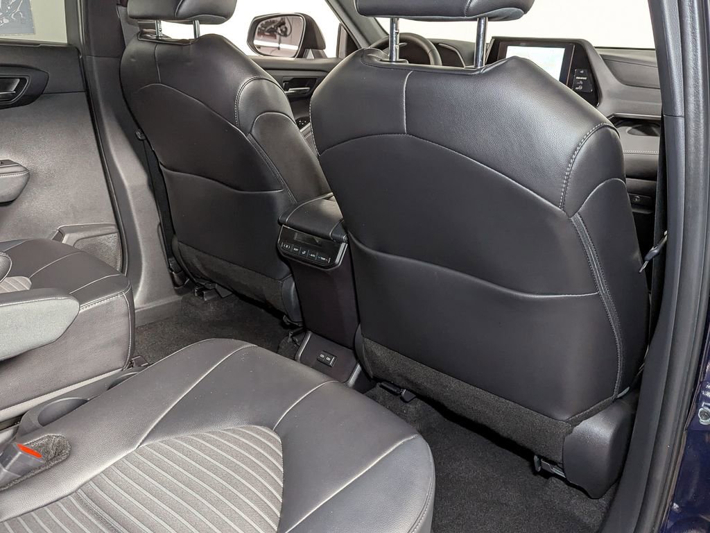 Used 2024 Toyota Highlander XSE image 43