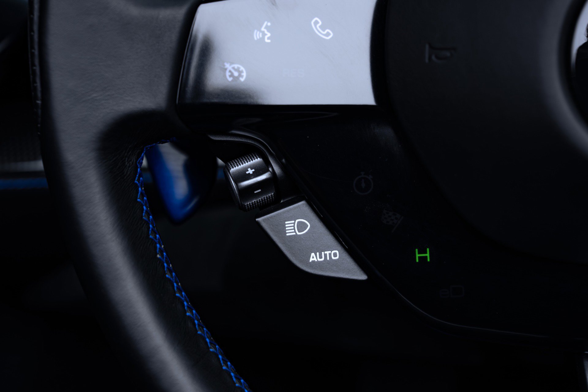 Used 2023 Ferrari SF90 Spider AWD/4WD image 63