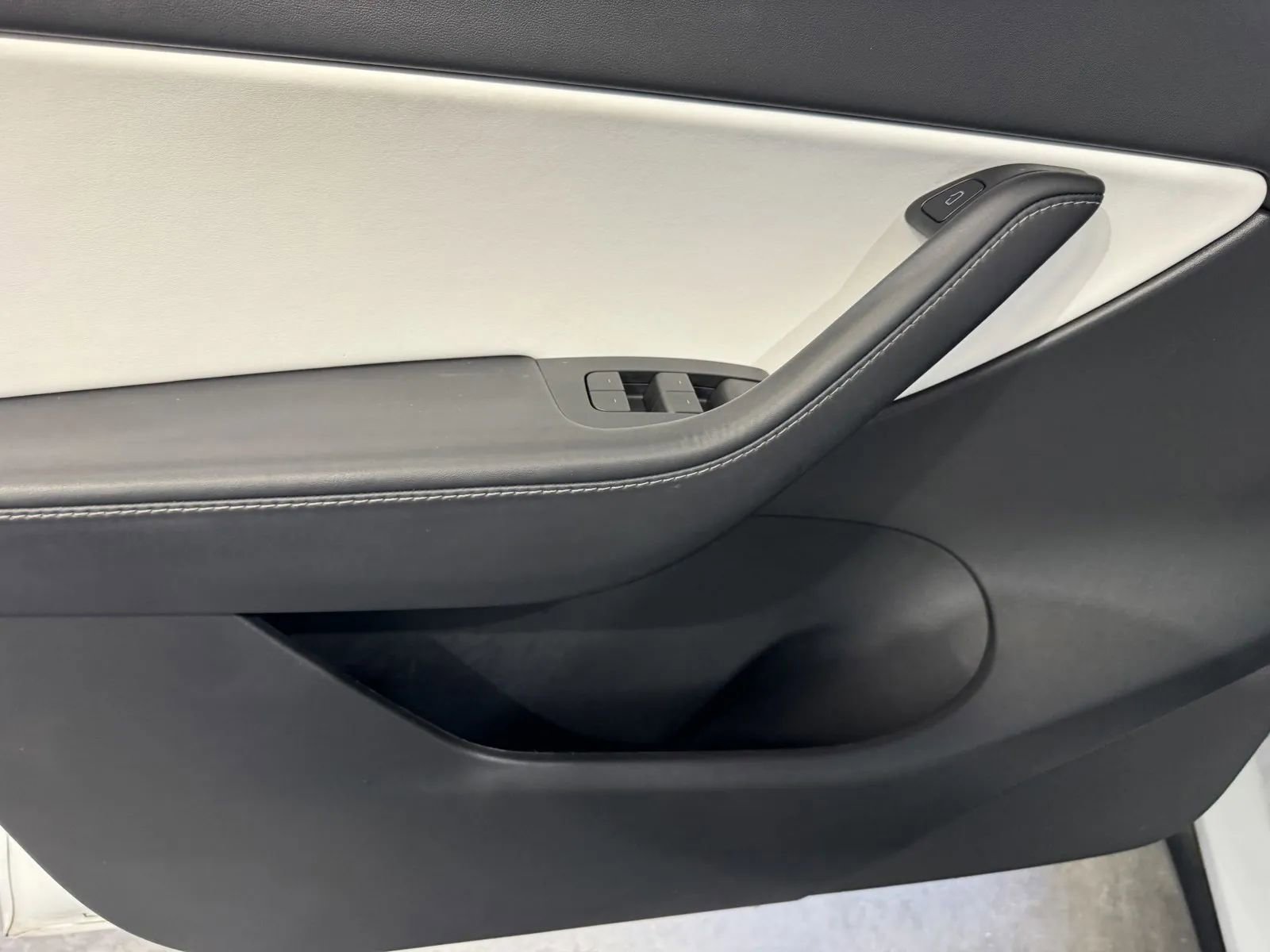 Used 2022 Tesla Model Y Long Range image 13