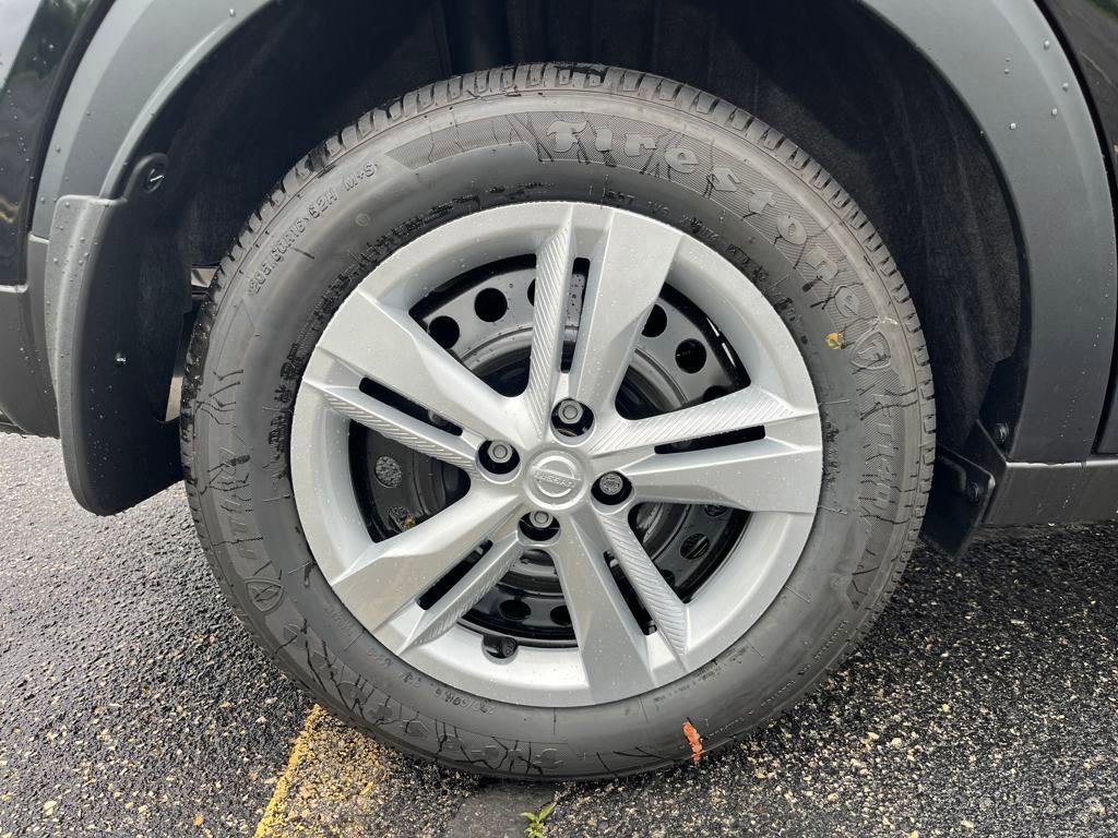 New 2025 Nissan Kicks Play S image 12