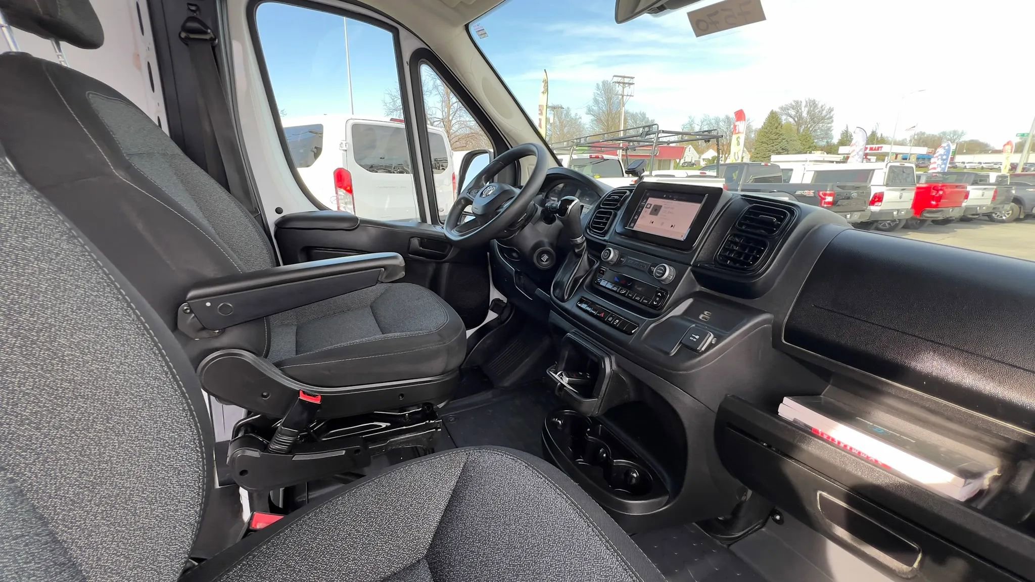 Used 2023 RAM ProMaster 2500 FWD image 22
