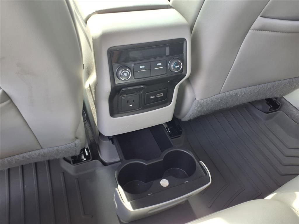 Used 2021 GMC Acadia SLT image 15