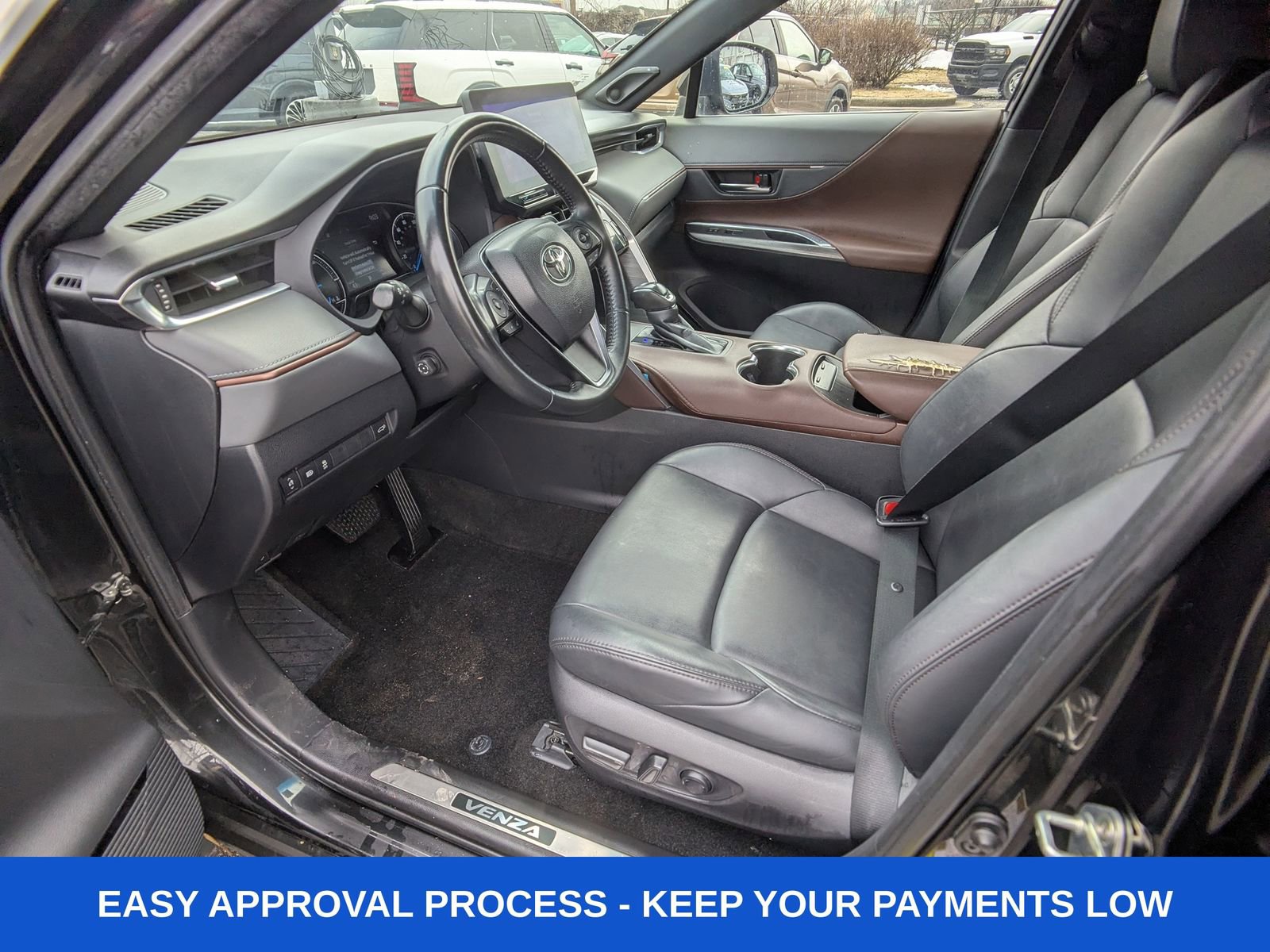 Used 2023 Toyota Venza XLE AWD/4WD image 22