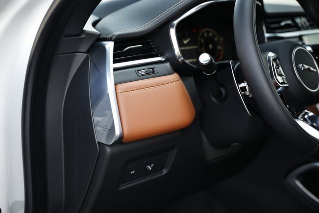 New 2026 Jaguar F-PACE R-Dynamic S image 19