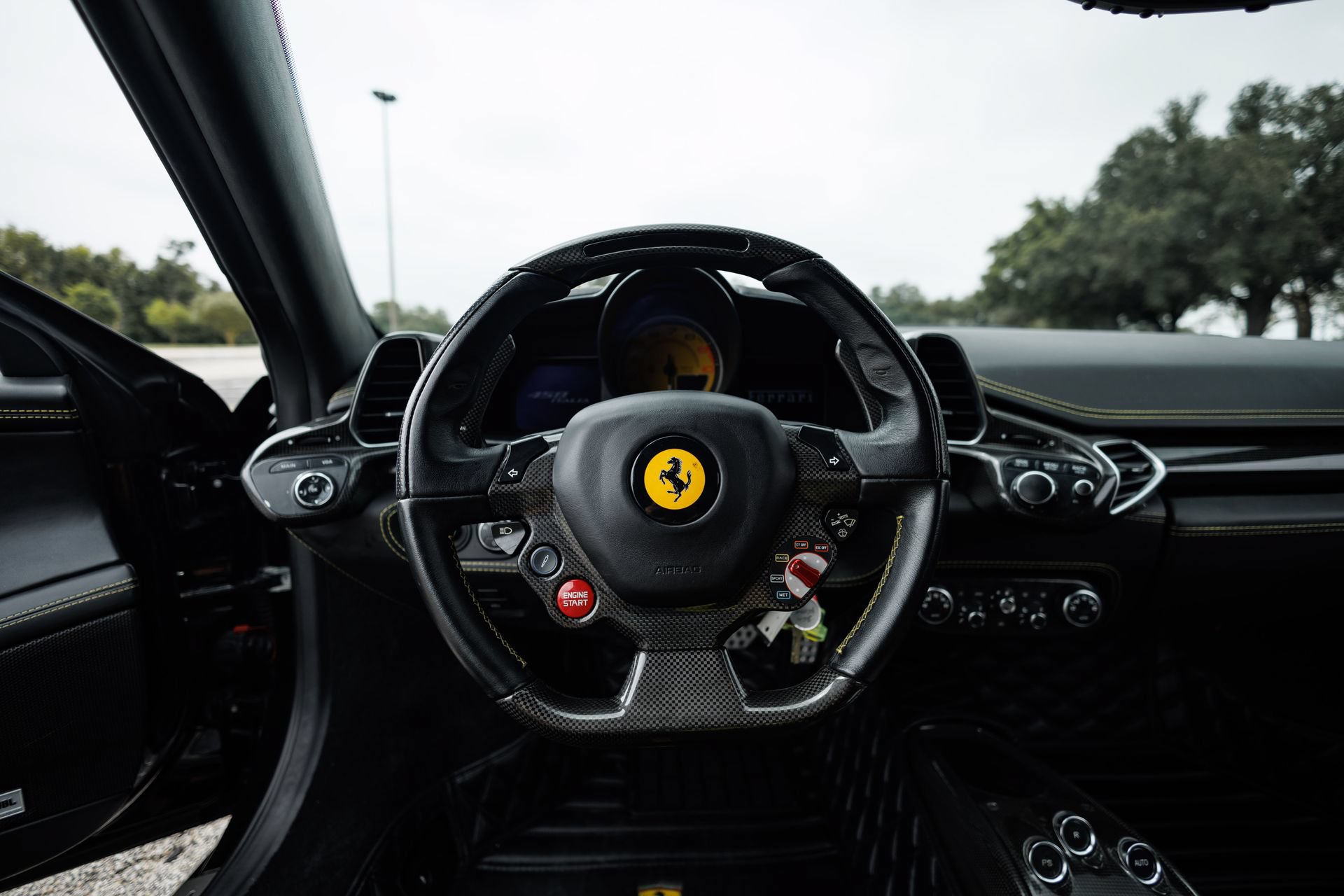 Used 2012 Ferrari 458 Italia Coupe RWD image 47