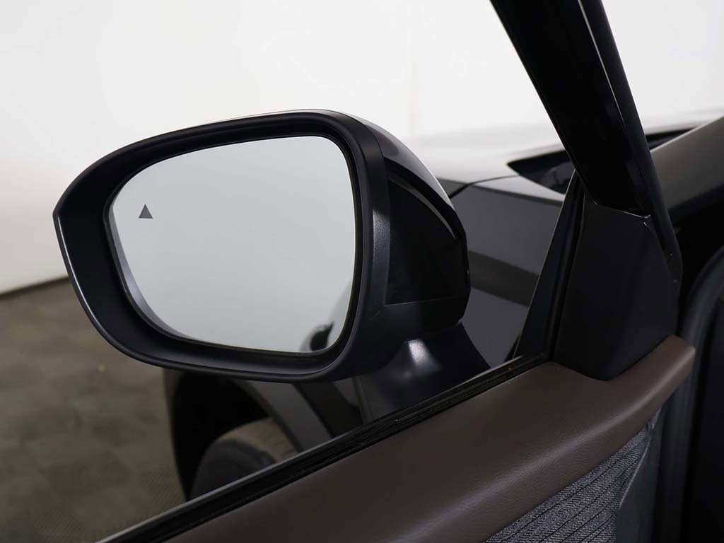 Used 2023 Nissan Rogue SV image 29