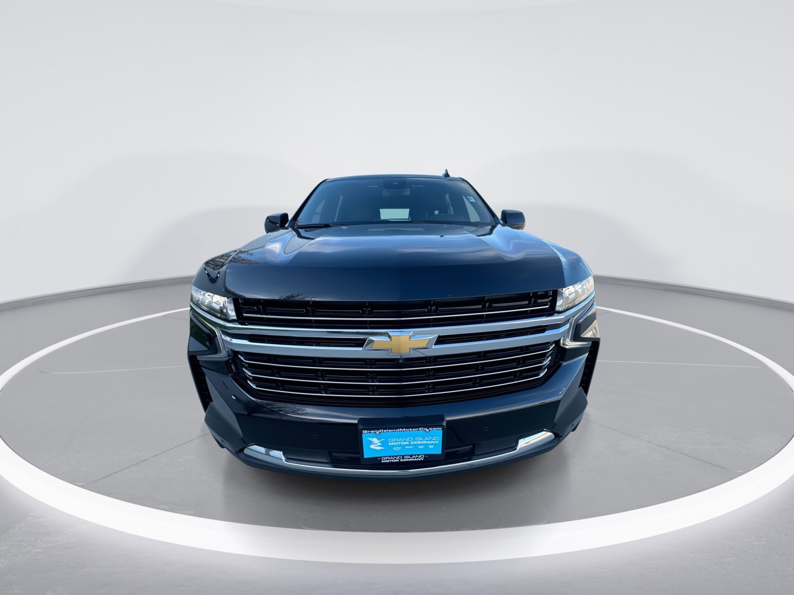 Used 2023 Chevrolet Suburban LT w/ LT Signature Package image 3