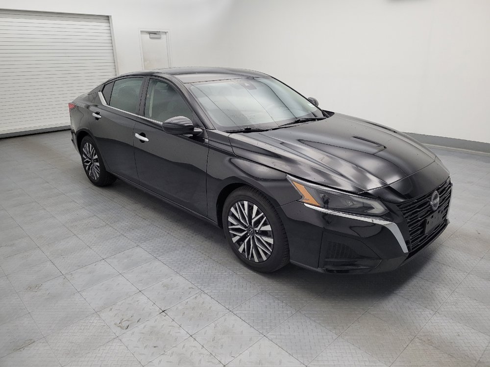 Used 2023 Nissan Altima 2.5 SV FWD image 11
