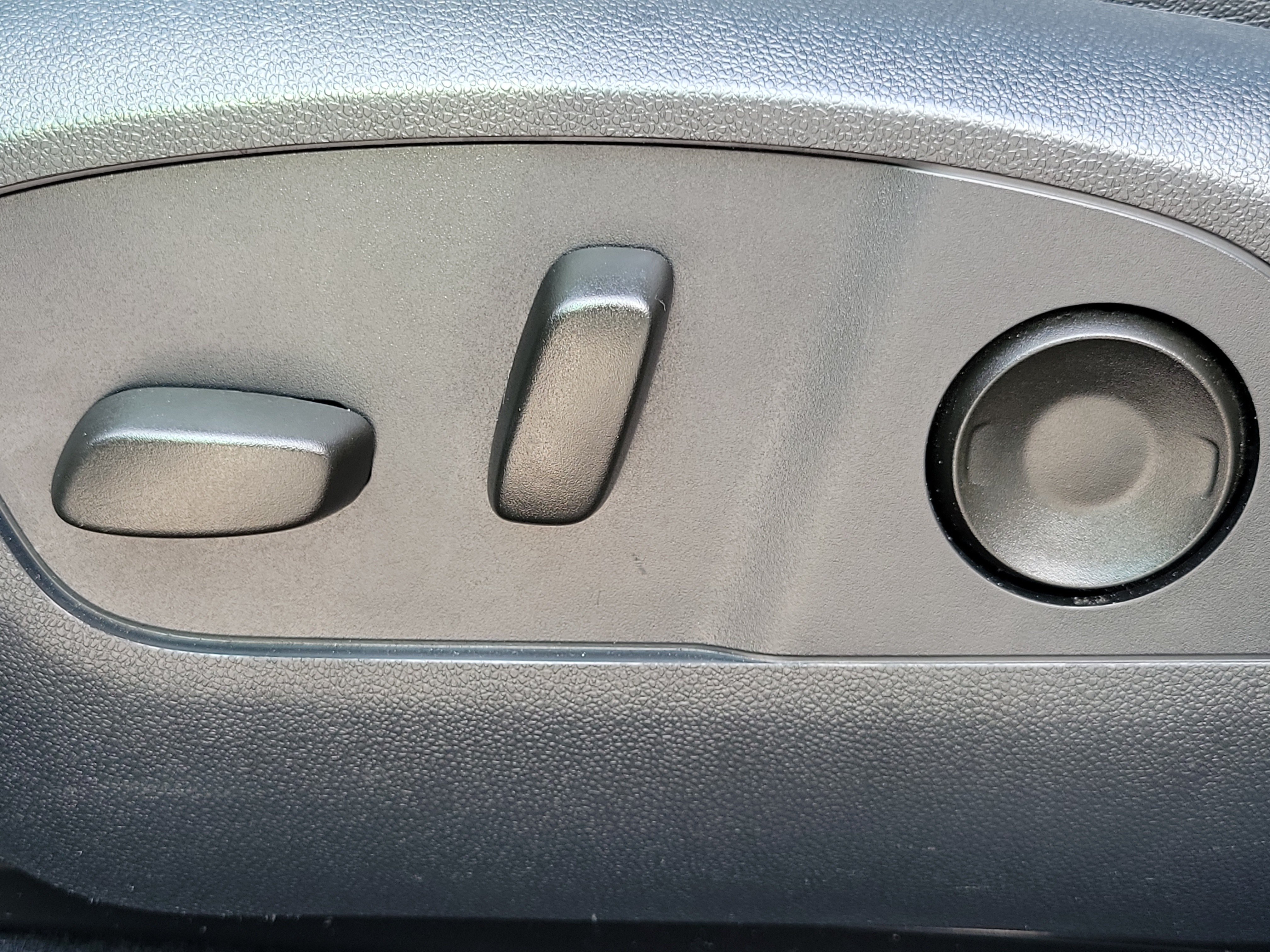 Used 2025 Chevrolet Equinox EV LT w/ Convenience Package FWD image 25